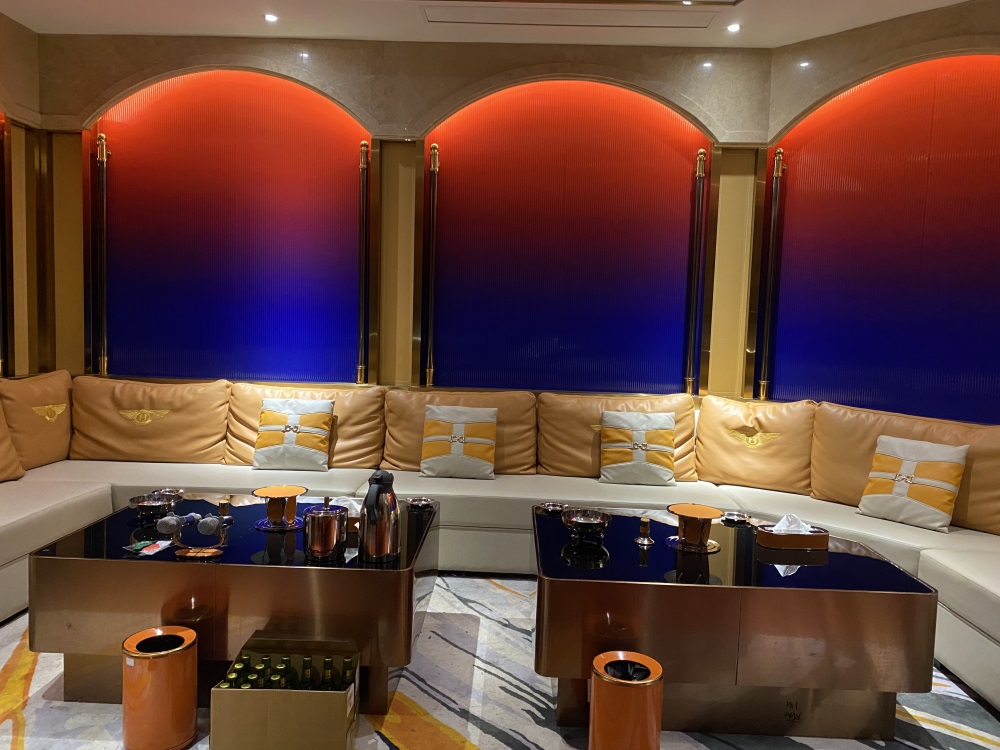 深圳酒吧诚聘酒水推销精英，携手共创辉煌图片